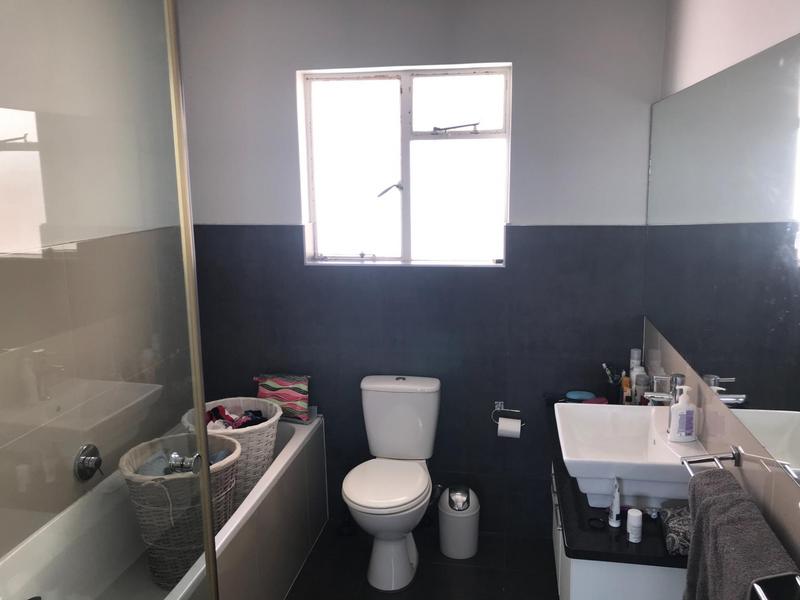 To Let 3 Bedroom Property for Rent in Claremont Upper Western Cape